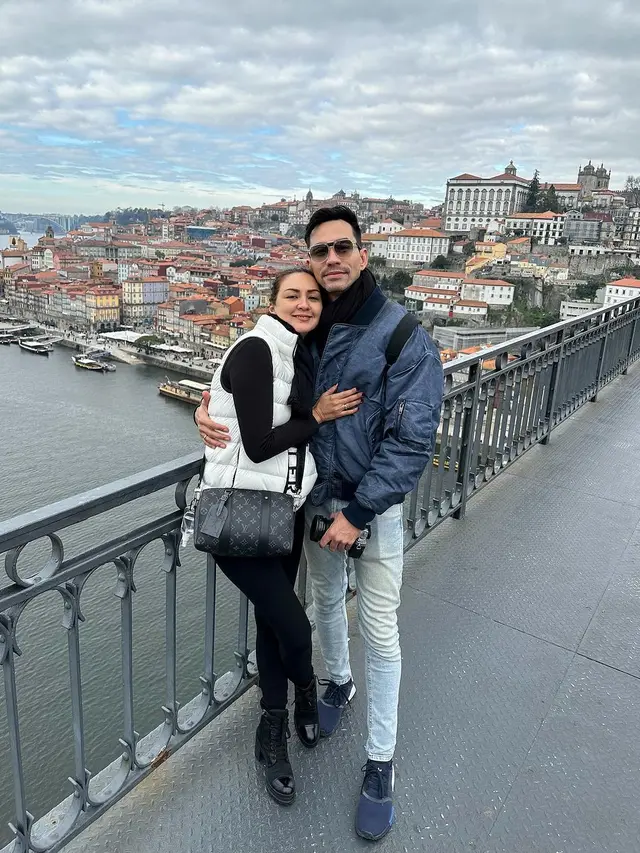 Darius Sinathrya dan Donna Agnesia