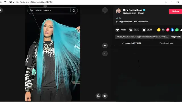 Kim Kardashian cosplay jadi putrinya, North West dalam rangka Halloween. (Tiktok/@kimkardashian)