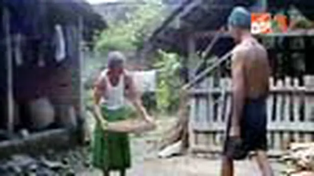 Kebutuhan pokok makin melambung dan mereka yang tinggal di desa makin merasakan dampaknya. Beberapa warga desa yang tinggal di Madiun Jawa, Timur bahkan harus kembali mengosumsi gaplek karena harga beras yang makin mahal. 