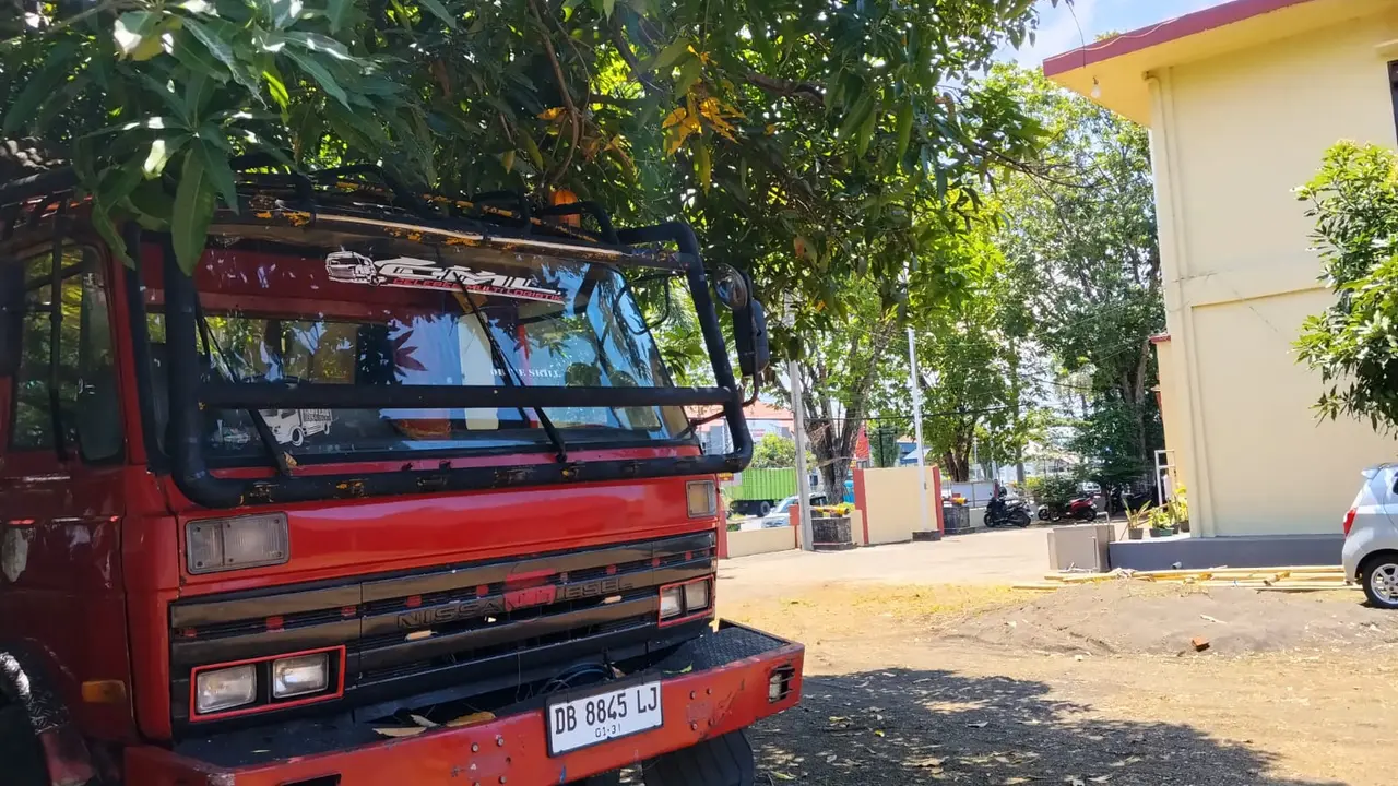Polisi Amankan Truk Bermuatan Ribuan Liter Solar Bersubsidi di Bitung