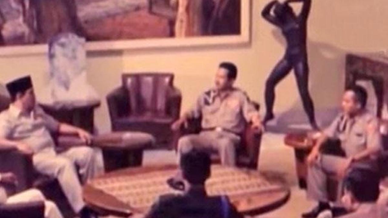 adegan pertemuan sukarno di film G30S/PKI