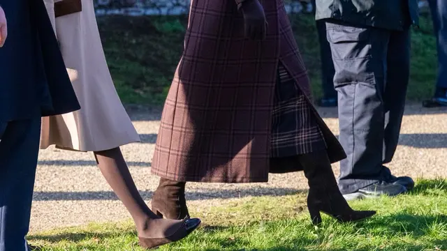 Tampilan Italian Style Kate Middleton Saat Kebaktian Natal Kerajaan Inggris di Sandringham