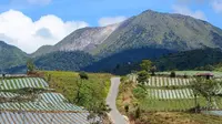 Gunung Talang berada di Solok, Sumatera Barat dekat dari Padang. (Dok: Instagram @al_ikrom)