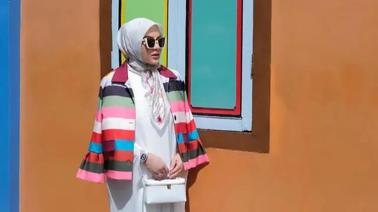 10 Pilihan Model Tas Putih ala Syahrini, dari Model Klasik hingga Super Langka