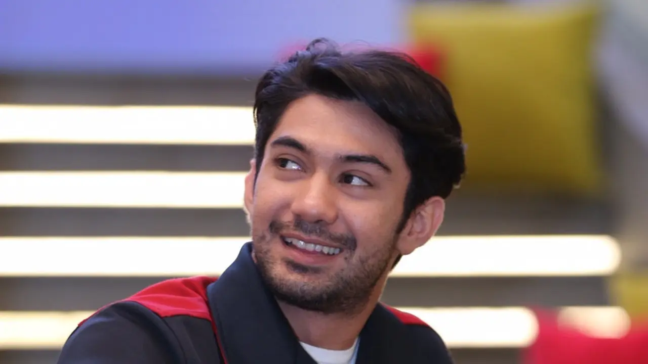 [Fimela] Reza Rahadian