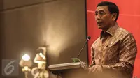 Menko Polhukam Wiranto memberikan sambutan pada kegiatan Outlok 2017 atau Refleksi Akhir Tahun yang diselenggarakan oleh DKPP di Jakarta, Rabu (14/12). Dalam kegiatan itu dilakukan proyeksi kinerja‎ DKPP tahun 2017. (Liputan6.com/Faizal Fanani)