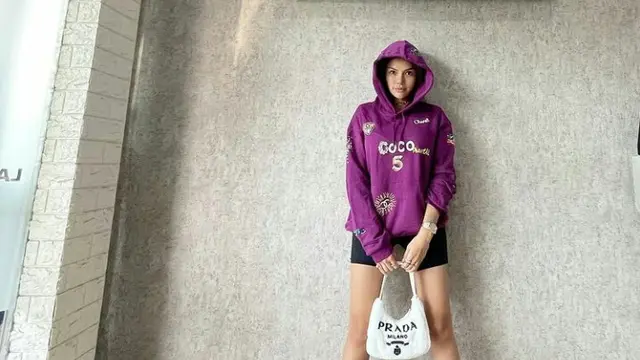 Sekilas Tampak Biasa, Harga Hoodie Nikita Mirzani Hampir Setara Mobil