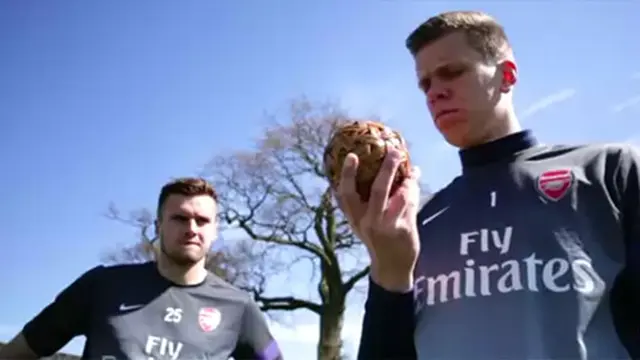 Jelang ke Indonesia, Tiga Pemain Arsenal Main Sepaktakraw