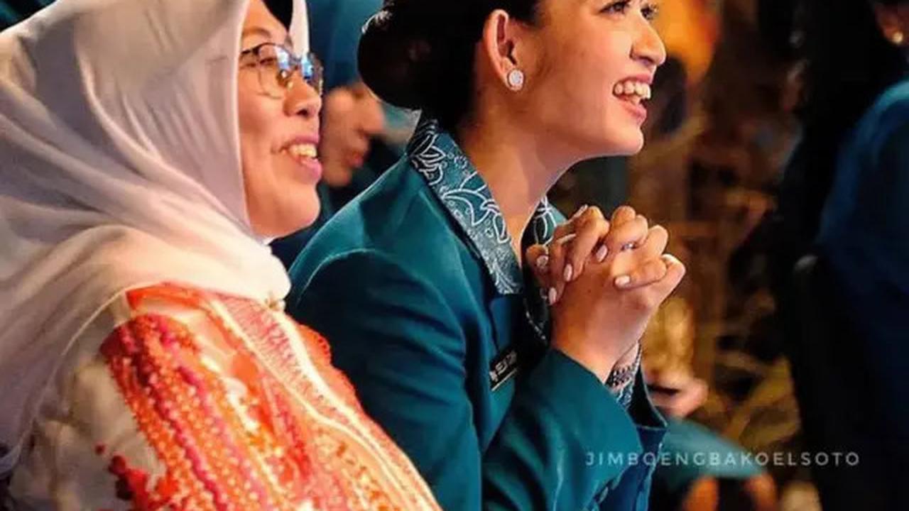 Kenakan Anting-anting Silver