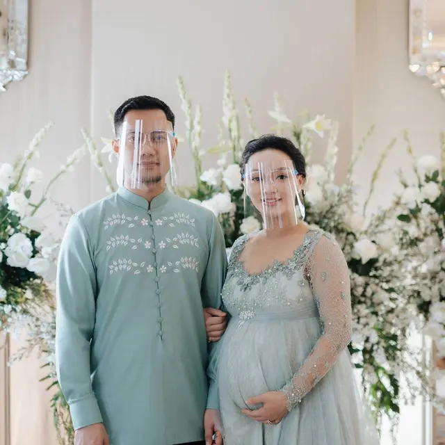 Zaskia Gotik dan Sirajuddin Mahmud. (Foto: Instagram @rh_weddingplanner)