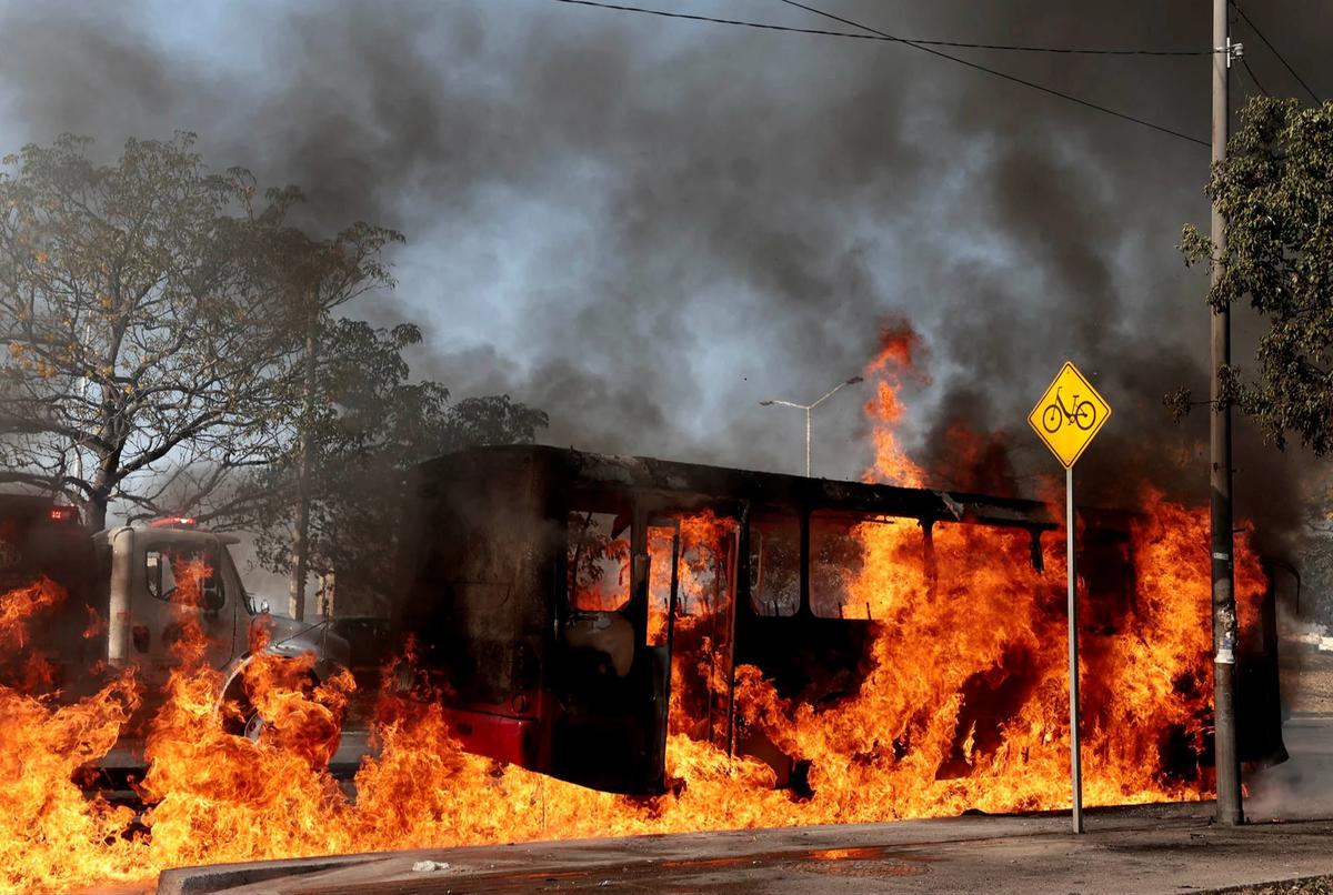 FOTO: Situasi Mencekam di Jalisco Pascakematian Pemimpin Kartel El Mencho
