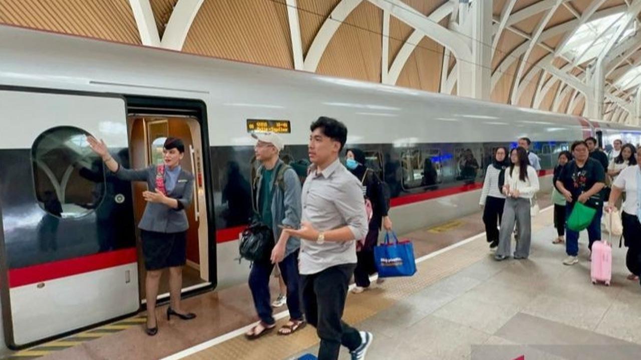 Kereta Cepat Whoosh Angkut 21.000 Penumpang dalam Sehari