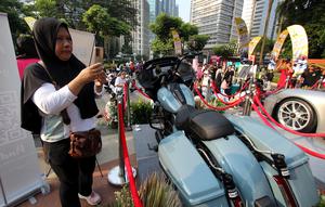 Kegiatan Pre-Event BPA Fair 2026 dalam kegiatan Car Free Day di kawasan Pintu 6 Gelora Bung Karno (GBK), Jakarta, Minggu (10/5/2026). Sejumlah barang hasil sitaan di pamerkan di CFD.