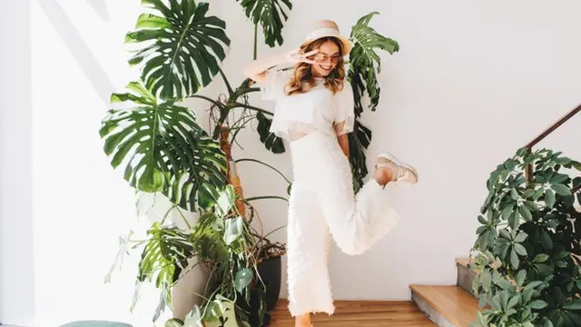 Celana Berwarna Cerah