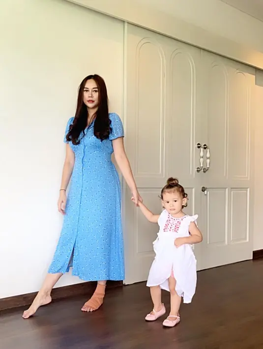 Di akhir tulisannya, Aura Kasih menyampaikan keinginannya agar ia bisa menjadi sosok ibu yang terbaik untuk putrinya. Ia pun meyakini suatu hari nanti sang anak akan mengerti kondisi yang ada. (Instagram/aurakasih)