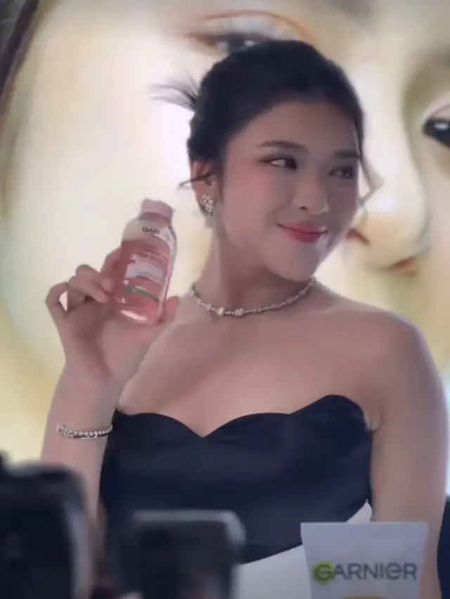 Pesona Good Looking Khas Perempuan Indonesia dari Cinta Laura Kiehl, Putri Marino dan Tiara Andini dalam Balutan Dress Hitam