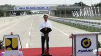Presiden Jokowi meresmikan jalan tol Sragen-Ngawi, Rabu (28/11).(Fajar Abrori/Liputan6.com)