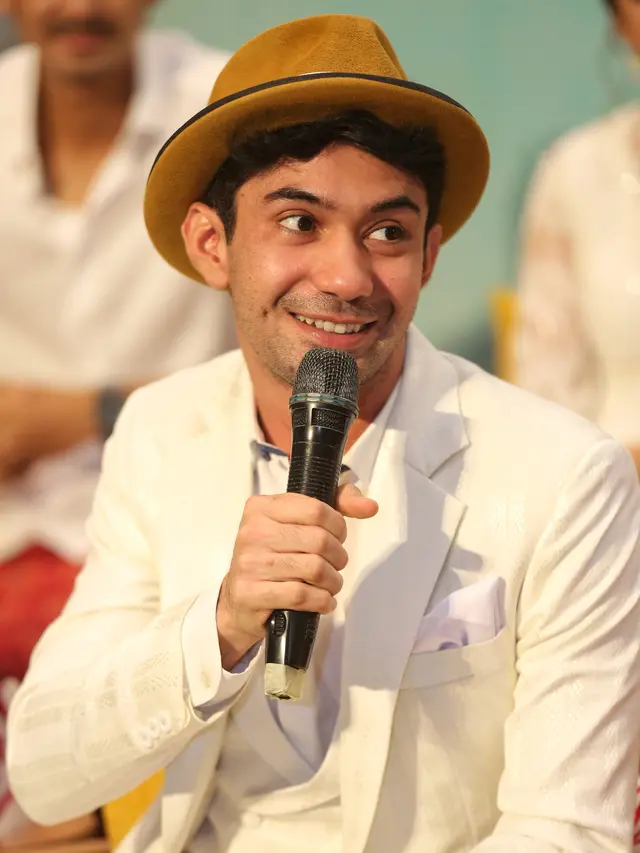 [Fimela] Reza Rahadian