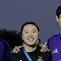 Dua pemain asing Persik Kediri, Marcelo Djalo dan Park Jun-heong, berfoto bersama Arthur Irawan. (Bola.com/Gatot Sumitro)