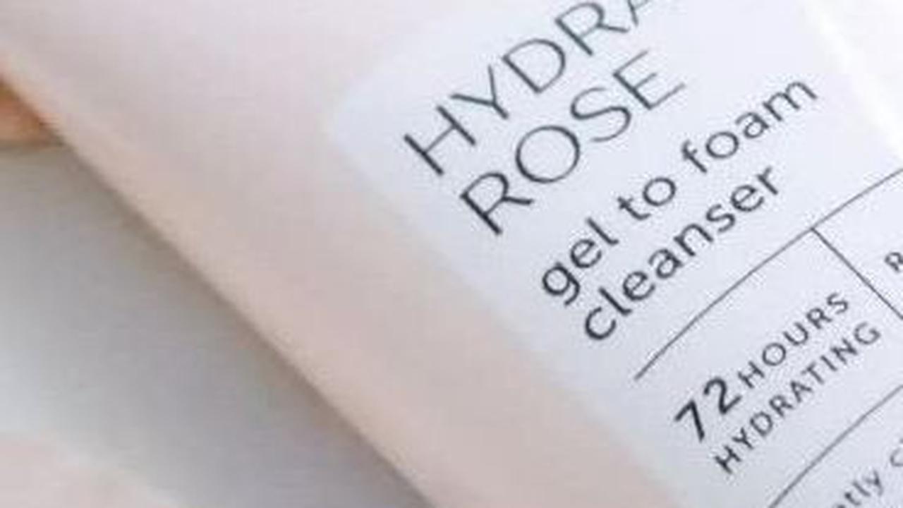 2. Wardah Hydra Rose Gel to Foam Cleanser