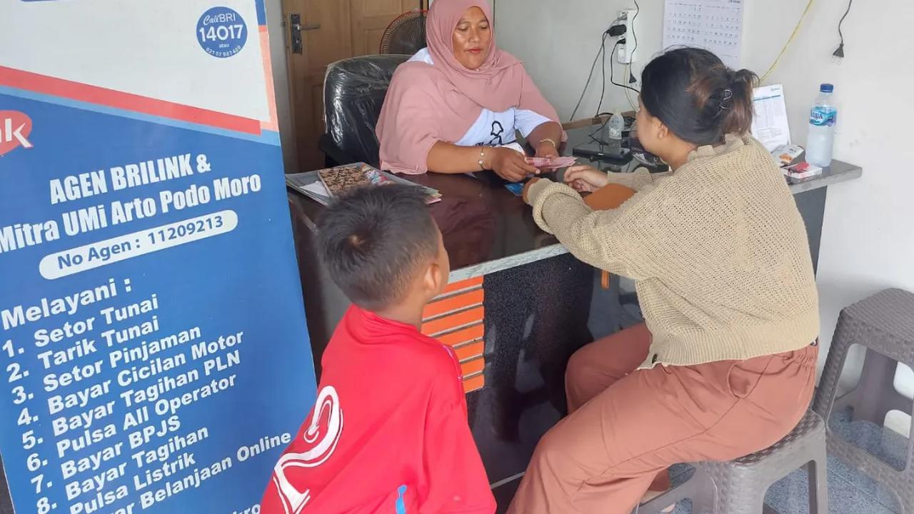 Kegiatan yang diselenggarakan di akhir pekan lalu tersebut, juga bertujuan meningkatkan inklusi keuangan khususnya bagi masyarakat yang dapat dijangkau oleh Agent BRILink.