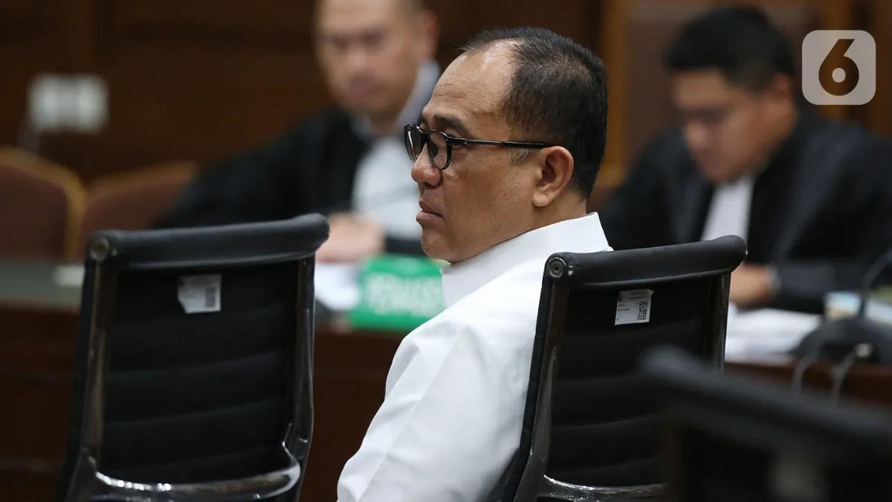 2. Rafael Alun Trisambodo<br>