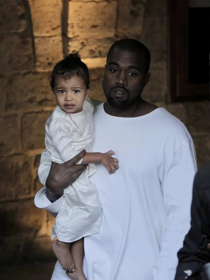 [Bintang] Kanye West dan North West