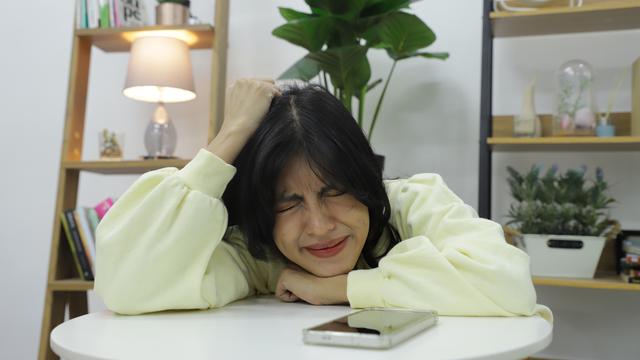 wanita september tertekan stres