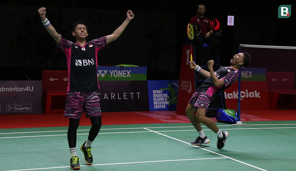 Indonesia yang berhasil meloloskan dua pasangan ganda putra di babak semifinal Daihatsu Indonesia Masters 2022 gagal menciptakan all Indonesian final usai Marcus Fernaldi Gideon/Kevin Sanjaya Sukamuljo dijegal wakil Cina yang memulai turnamen dari babak kualifikasi. Sementara Fajar Alfian/Muhammad Rian Ardianto sukses melangkah ke partai puncak usai menyingkirkan wakil Cina lainnya yang juga memulai turnamen dari babak kualifikasi. (Bola.com/Ikhwan Yanuar)