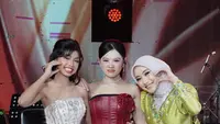 Melly Lee Pamer Potret Bareng Clara dan Alexa, Selamat Lolos Top 17