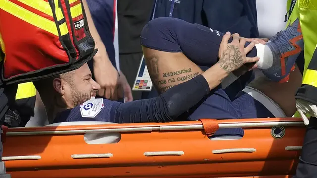 Foto: Momen Mengerikan Neymar Cedera Saat PSG Bungkam Lille di Liga Prancis
