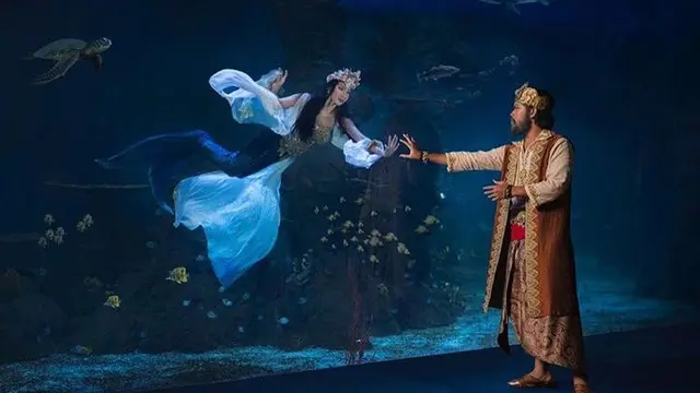 Ragam Pertunjukkan Dalam Aquarium untuk Memperingati HUT RI ke-75 di Jakarta