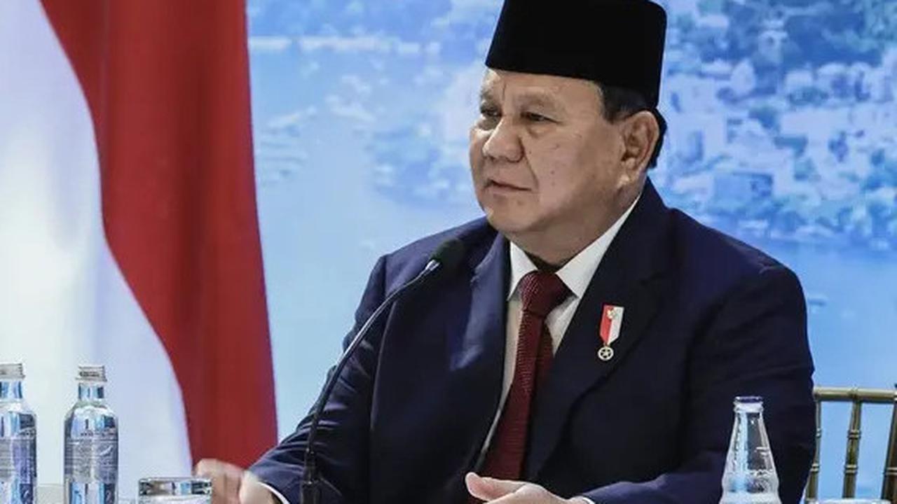 Video Lawas Presiden Prabowo Subianto Beri Baju hingga Jam Tangan ke Penjual Makanan Keliling, Ramai Dibandingkan dengan Gus Miftah
