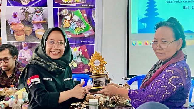 Dihadiri oleh 20 staf dan manajemen, UMKM Bali Tangi memperkenalkan dan membimbing penerapan inovasi ramah lingkungan sebagai langkah strategis dalam membangun daya saing produk lokal Bali Tangi.