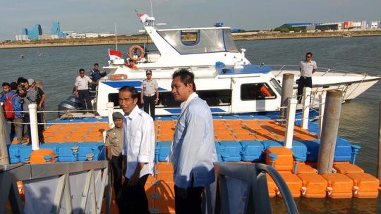 Jokowi uji coba waterway Marunda