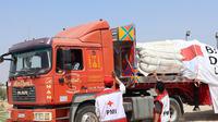 Pengungsi Gaza Terpaksa Tidur di Bawah Puing Bangunan, PMI Salurkan 500 Tenda. Foto: Tim Media PMI Pusat.