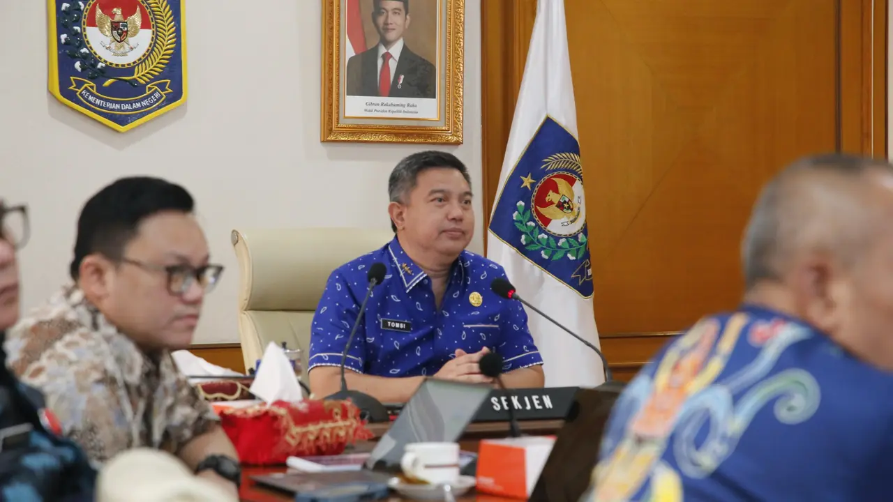 Sekjen Kemendagri Minta Pemda Tinjau Persiapan Gerakan Pangan Murah Serentak (Liputan6)