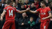 Jordan Henderson (kiri) dan Steven Gerrard (kanan). (Dailymail)