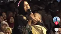 Salah satu jemaah Gus IUqdam yang memiliki kisah tragis (TikTok)