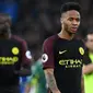 Gelandang Manchester City, Raheem Sterling, tampak kecewa usai takluk dari Everton. Kekalahan ini membuat City turun ke posisi lima klasemen Liga Inggris, sementara Everton masih tertahan di urutan ketujuh. (AFP/Paul Ellis)