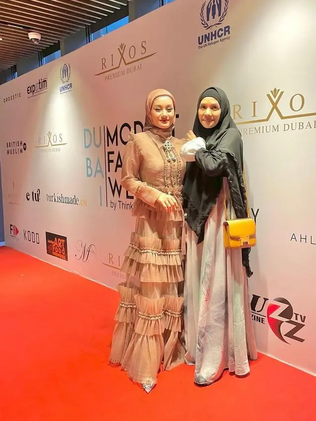 Dinda Hauw Ungkap Cerita Dibalik Jadi Model Catwalk di Dubai Fashion Week 2021