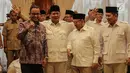 Ketua Umum Partai Gerindra Prabowo Subianto (kedua kiri) bersama Gubernur DKI Jakarta, Anies Baswedan (kiri), Sudirman Said (kedua kanan) saat mengumumkan calon Gubernur Jawa Tengah di Rumah Kertanegara, Jakarta, Rabu (13/12). (Liputan6.com/Faizal Fanani)