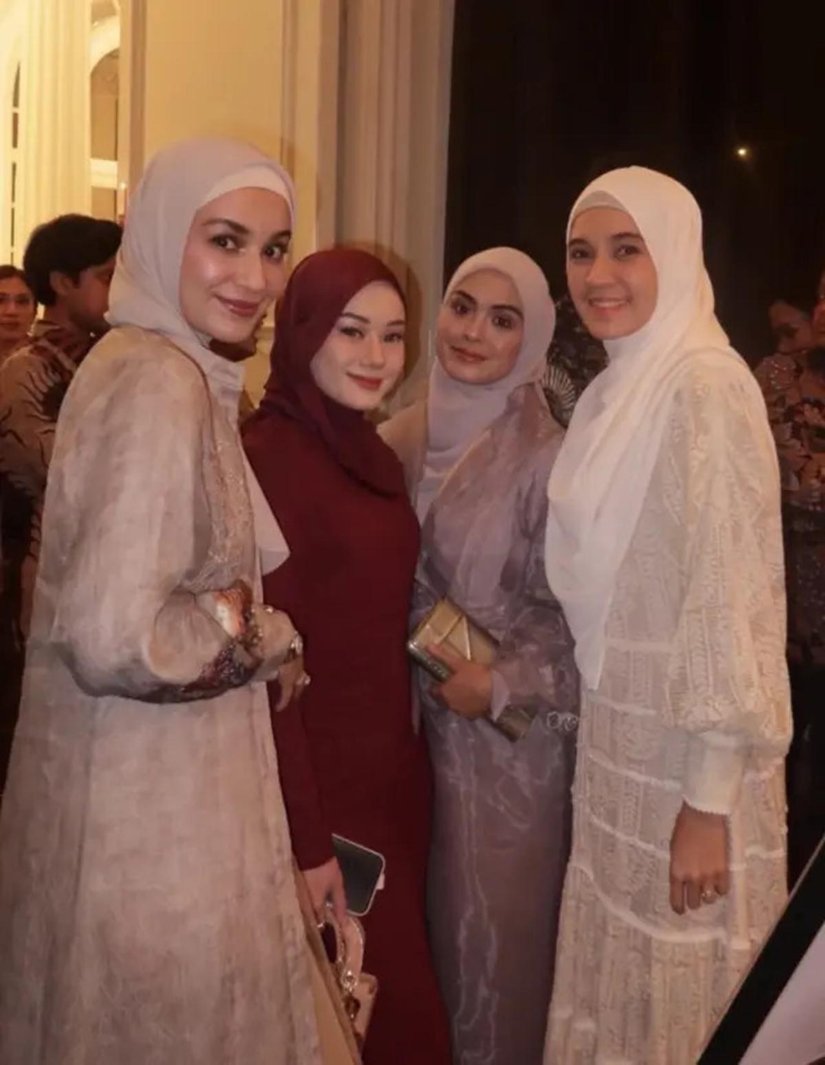 8 OOTD Artis Berhijab saat Hadir di Resepsi Pernikahan Febby Rastanty dan Ajat, dari Shireen Sungkar hingga Alyssa Soebandono