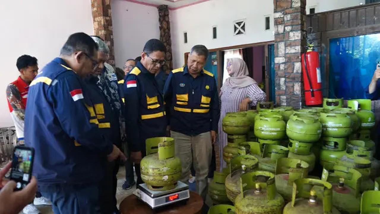 Wakil Menteri ESDM Cek Langsung Distribusi Energi di Sumbar Jelang Lebaran, Begini Hasilnya