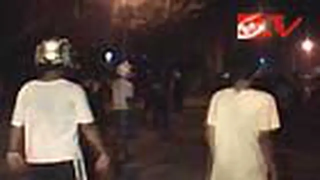 Mahasiswa Bentrok dengan Warga dan Polisi