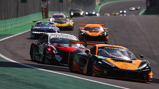 Sean Gelael dan tim United Autosports