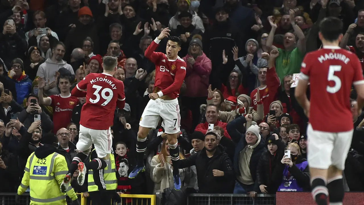 Foto: Manchester United Tutup Tahun 2021 dengan Catatan Manis Usai Bungkam Burnley di Liga Inggris