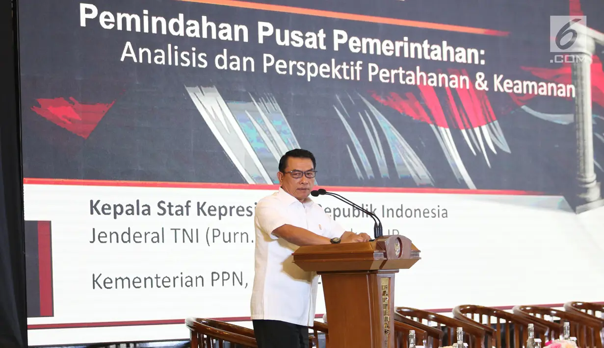 Kepala Staf Kepresidenan, Moeldoko memberi paparan dalam Dialog Nasional II Pembangunan Ibu Kota Negara, di Jakarta, Rabu (26/6/2019). Moeldoko memaparkan terkait kondisi keamanan dan pertahanan Indonesia menghadapi rencana ibu kota dipindahkan ke Kalimantan. (Liputan6.com/Angga Yuniar)