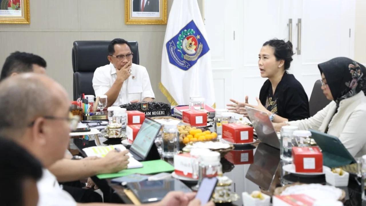 Mendagri Tito dan Wamen PPPA Veronica Bahas Keterlibatan Perempuan dalam Ketahanan Pangan