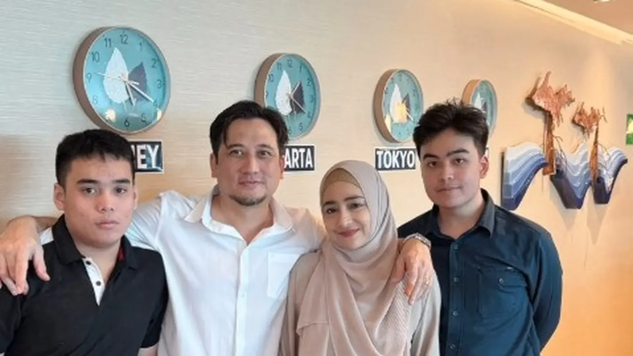 Potret Keluarga Cindy Fatika Sari (Sumber: Instagram/cindyfatikasari18)